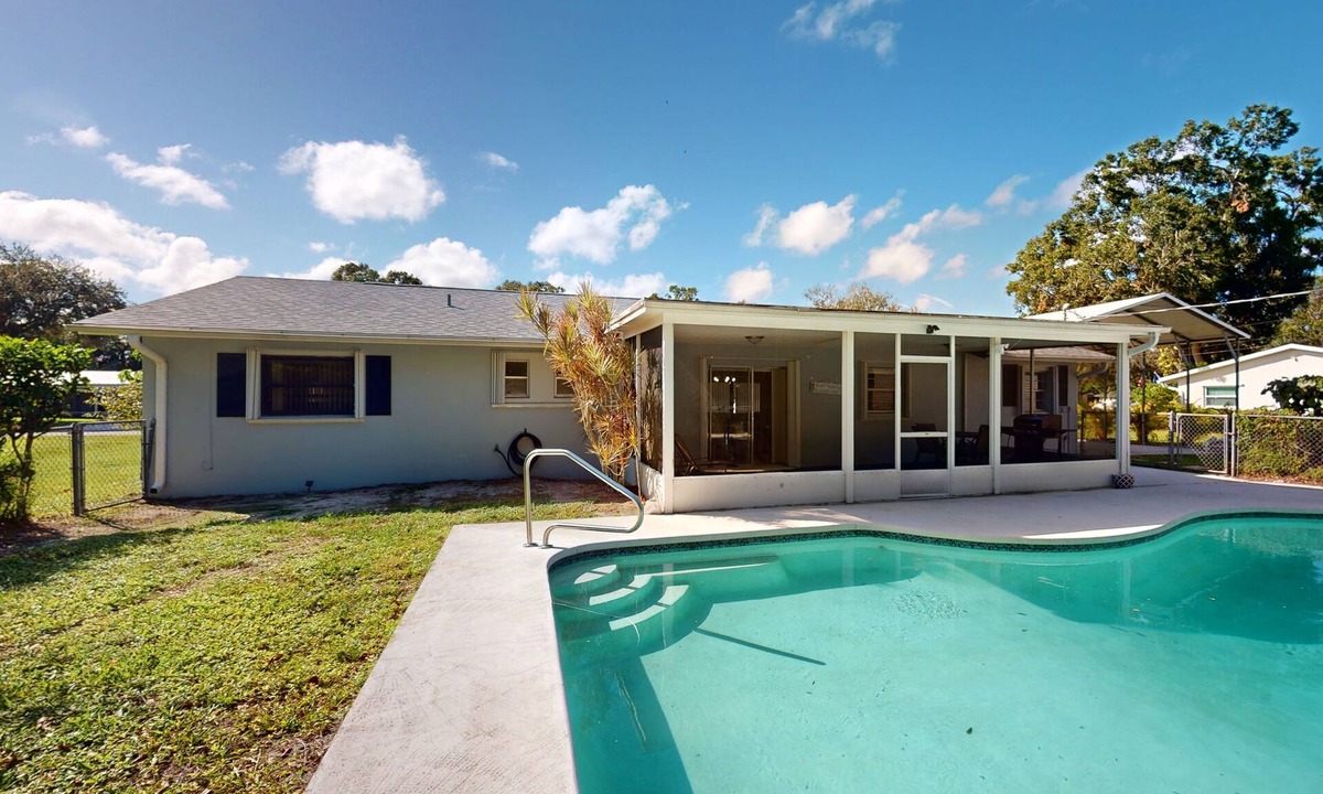Vero Beach South House | Serenity House — Sunny Private Pool Escape, Dog-Friendly with BBQ Grill & Enclosed Yard 🌞