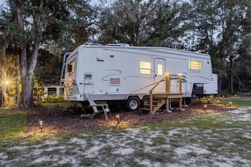 Putnam Hall House | Shaanti Living Cozy Private Camper 2
