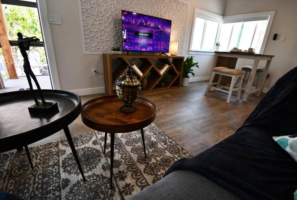 Valencia Apartment | Shares View Luxury Apt