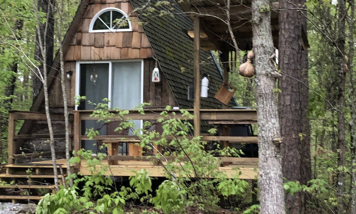 Muscadine Cabin | SHEKHINA nA tiny house in the woods. n40 acres. Total privacy. Weekend retreat.