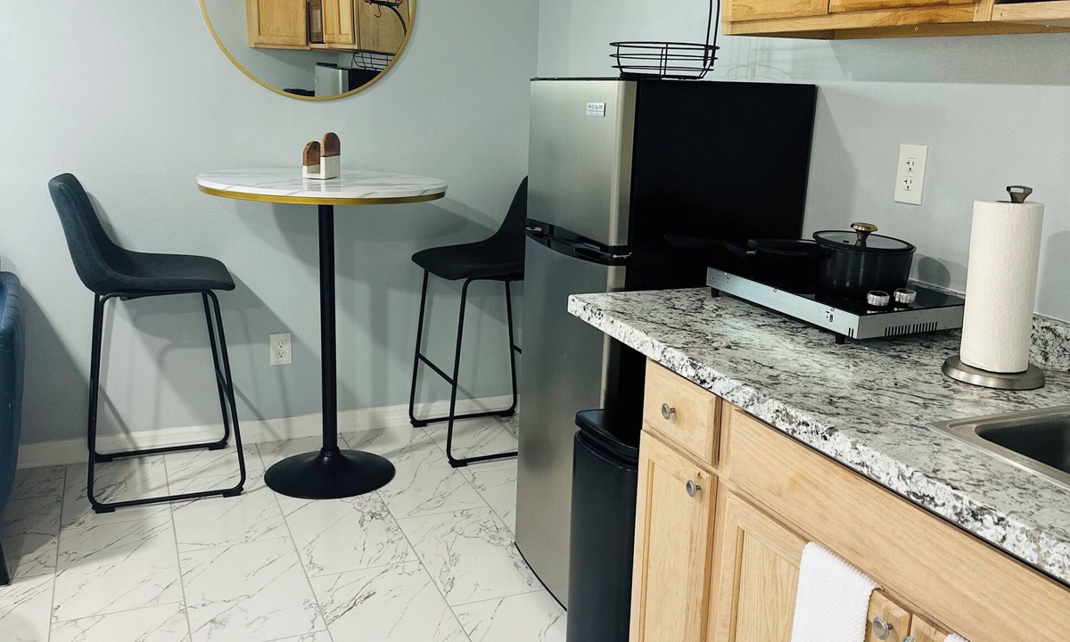 Carrollwood Apartment | Small Cozy Studio Room in Tampa Florida.