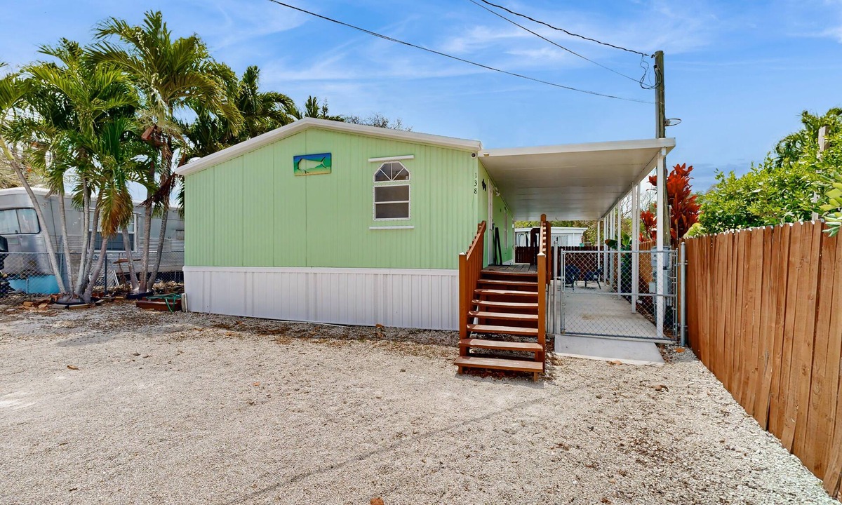 Key Largo Village House | Snowbird-Friendly Home with Central AC, High-Speed WiFi, and Washer/Dryer