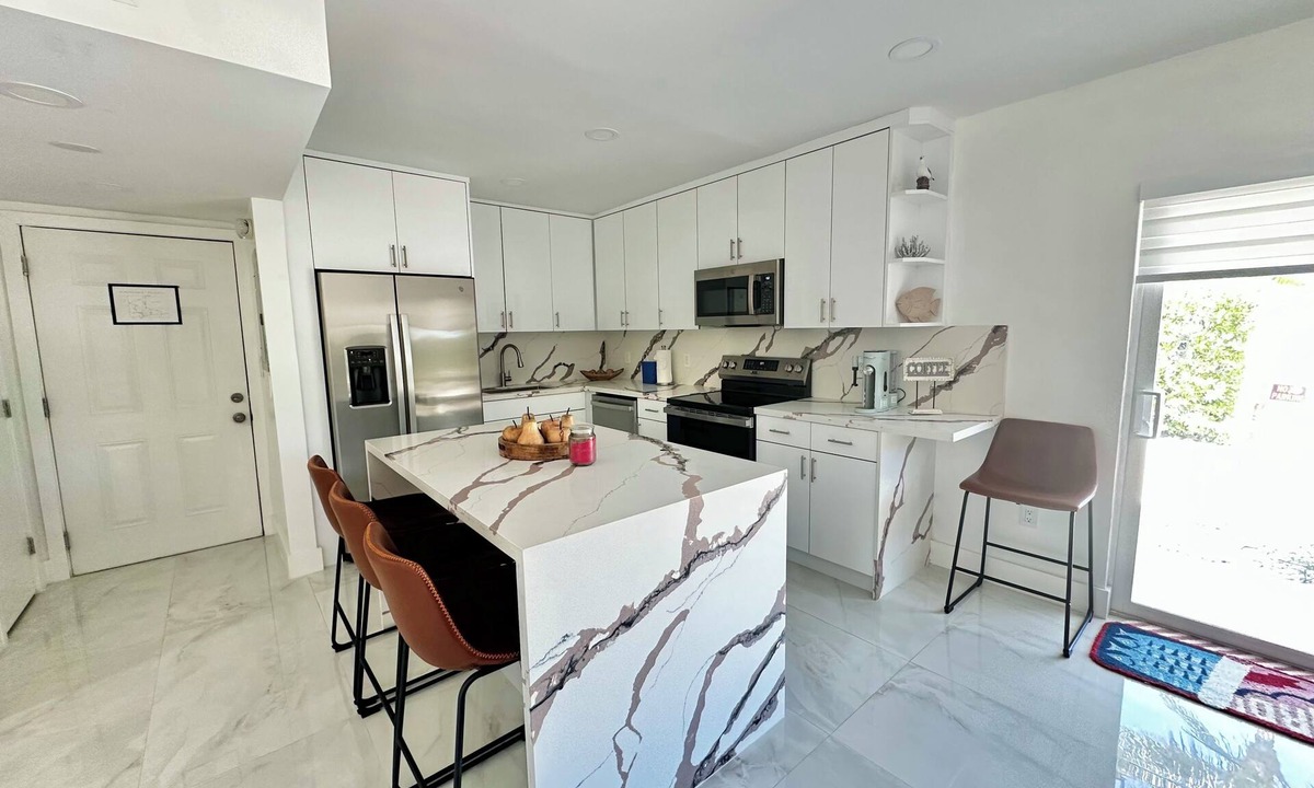 Marathon Apartment | Snowbird Paradise Canal-Front 1BR Minutes to Sombrero