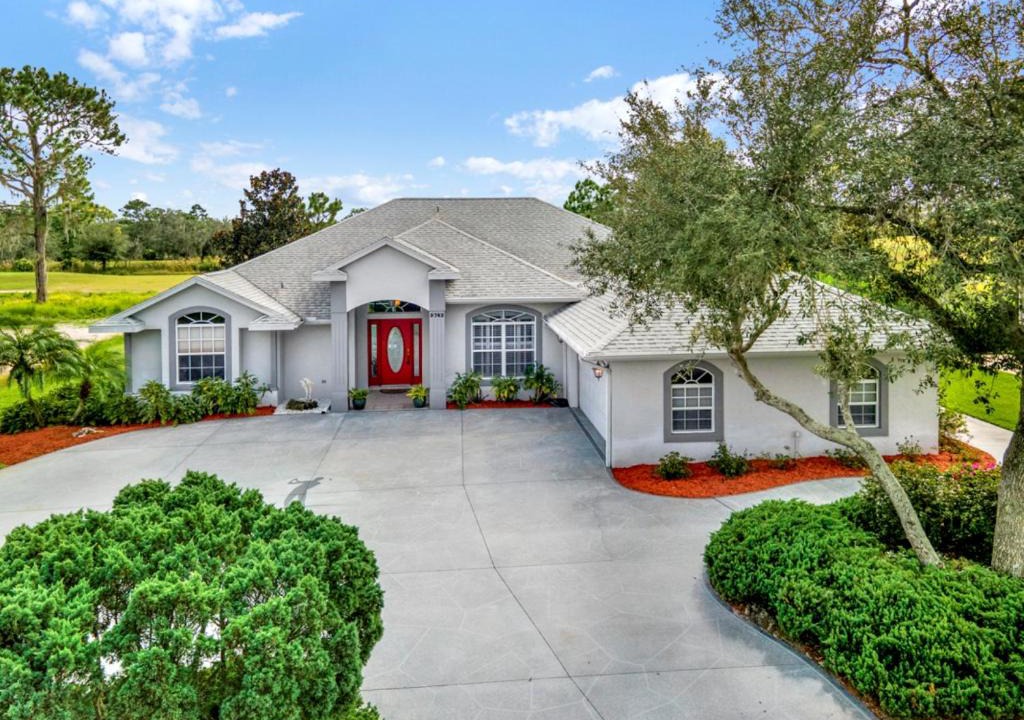Sun 'N Lake Villa | Solar Heated Private Pool & Lanai On Golf Course!