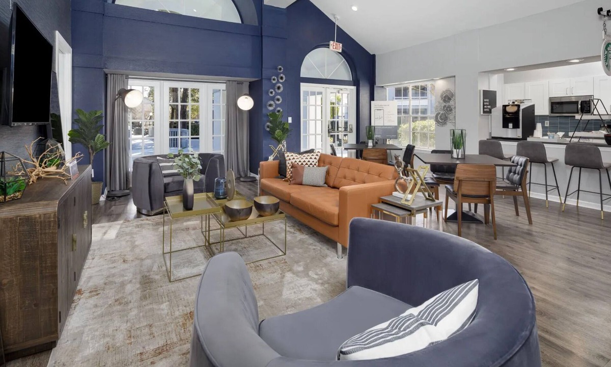 Kirkman North Apartment | Solara Apartments Spacious 2BR Apartment Sleeps 6 Pet-Friendly