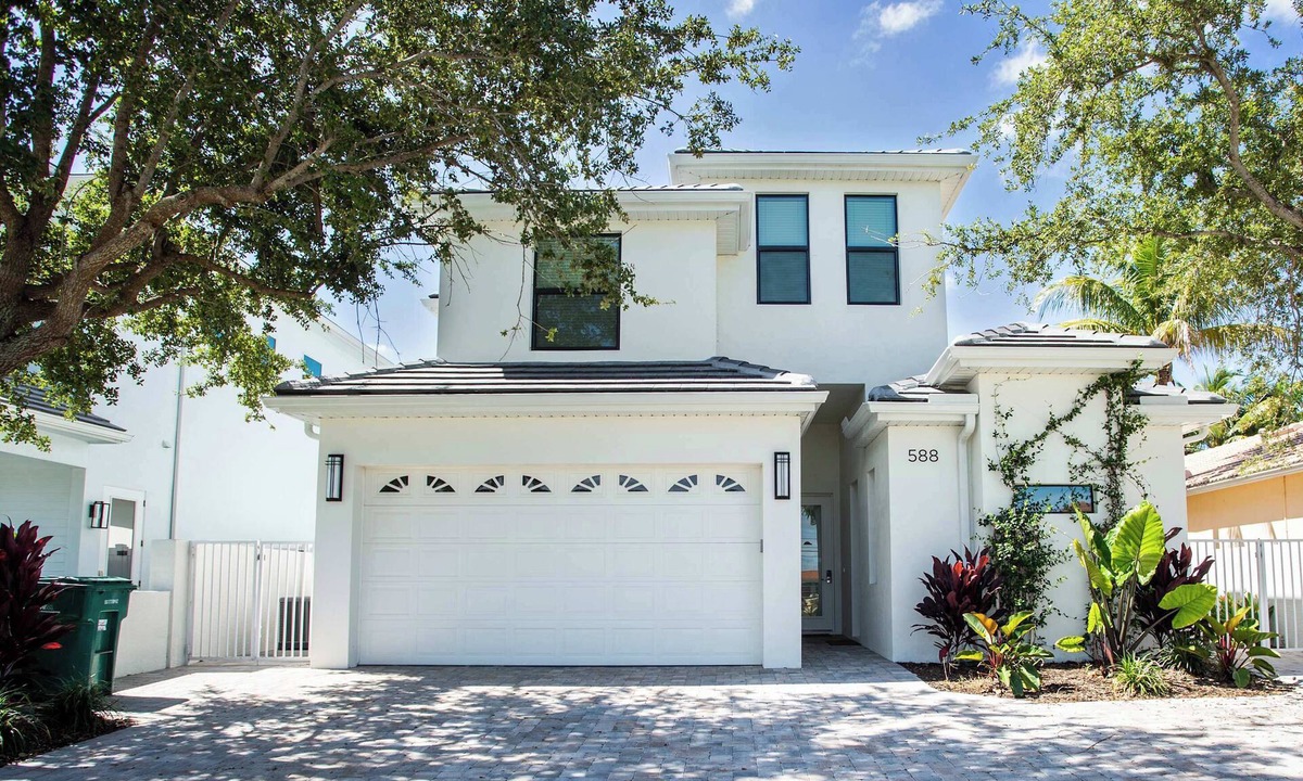 Naples Park House | Sorrento 5BR Pool Home | Hot Tub, Walk to Beach