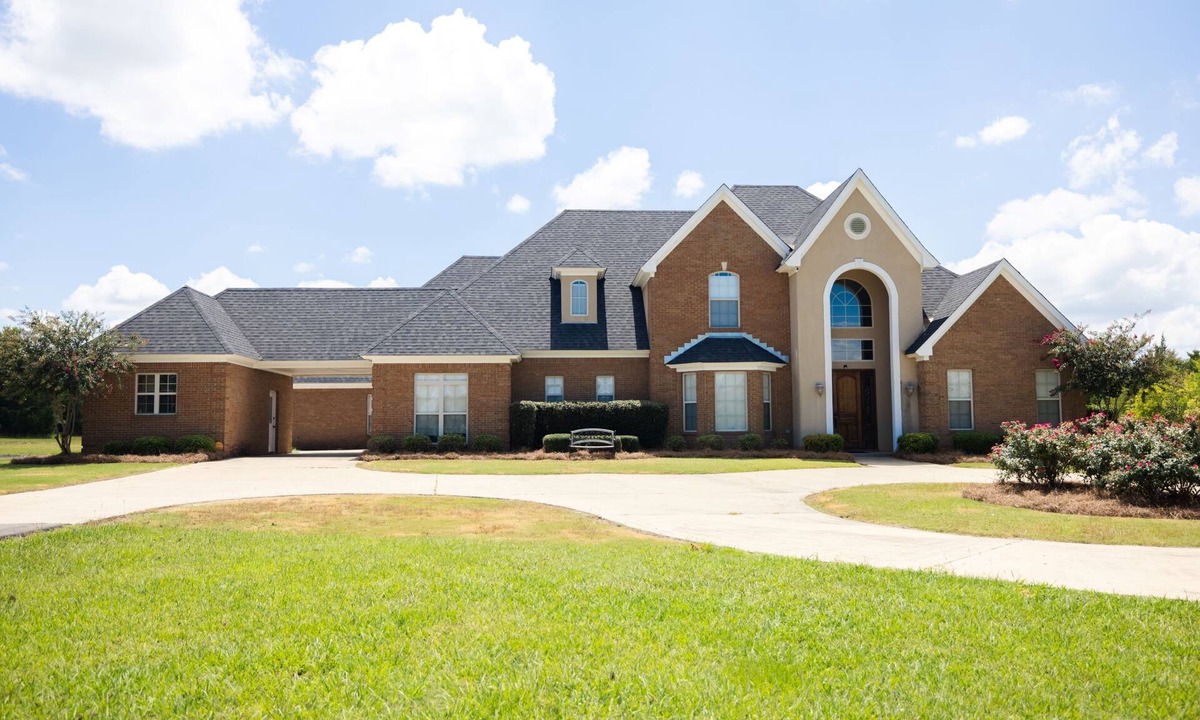 Hope Hull House | SOULBEATZ! Country Setting W/Pool by The Airport