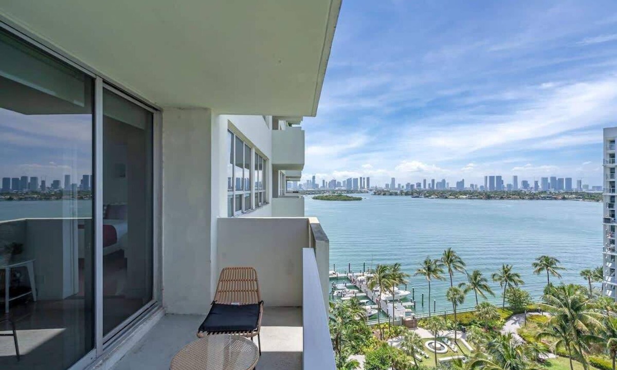 West Avenue Apartment | South Beach 2BR Bay View & Pool - Monthly Retreat