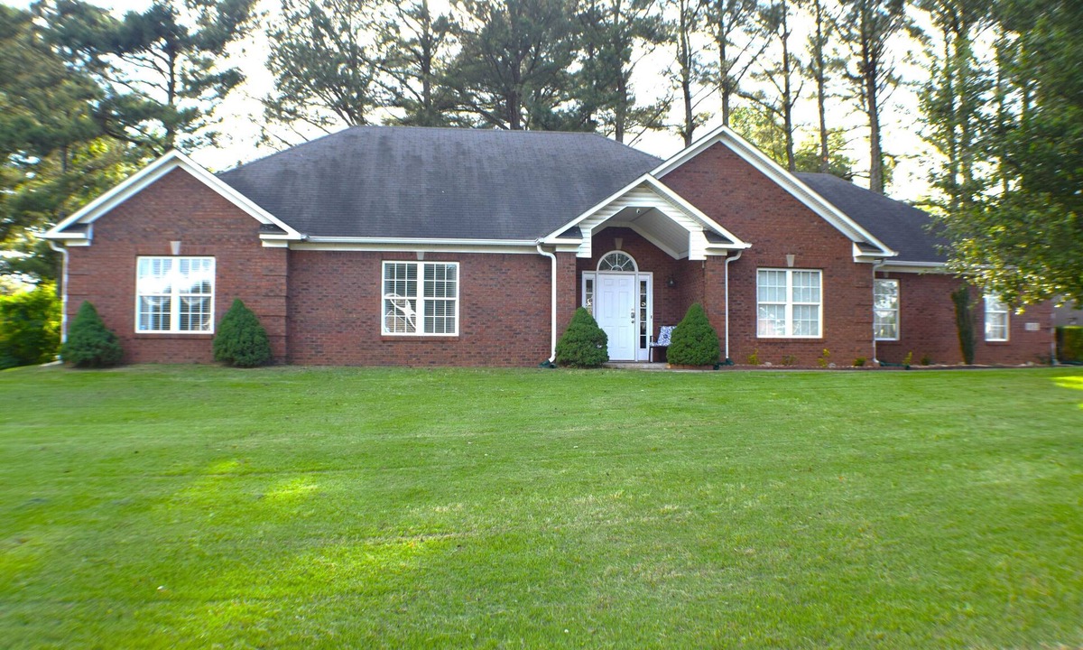 Huntsville House | Space Oddity: Close & Accessible!