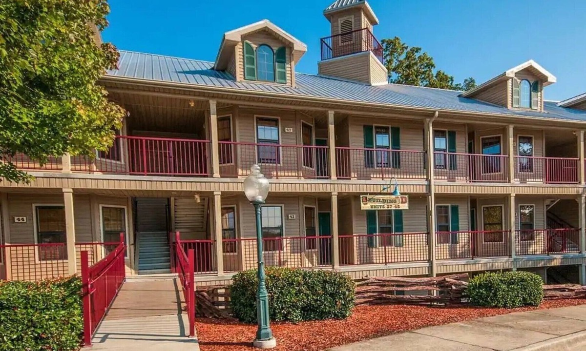 Clarkesville Apartment | SPACIOUS 2BD/2 BA by Blue Ridge Mountains