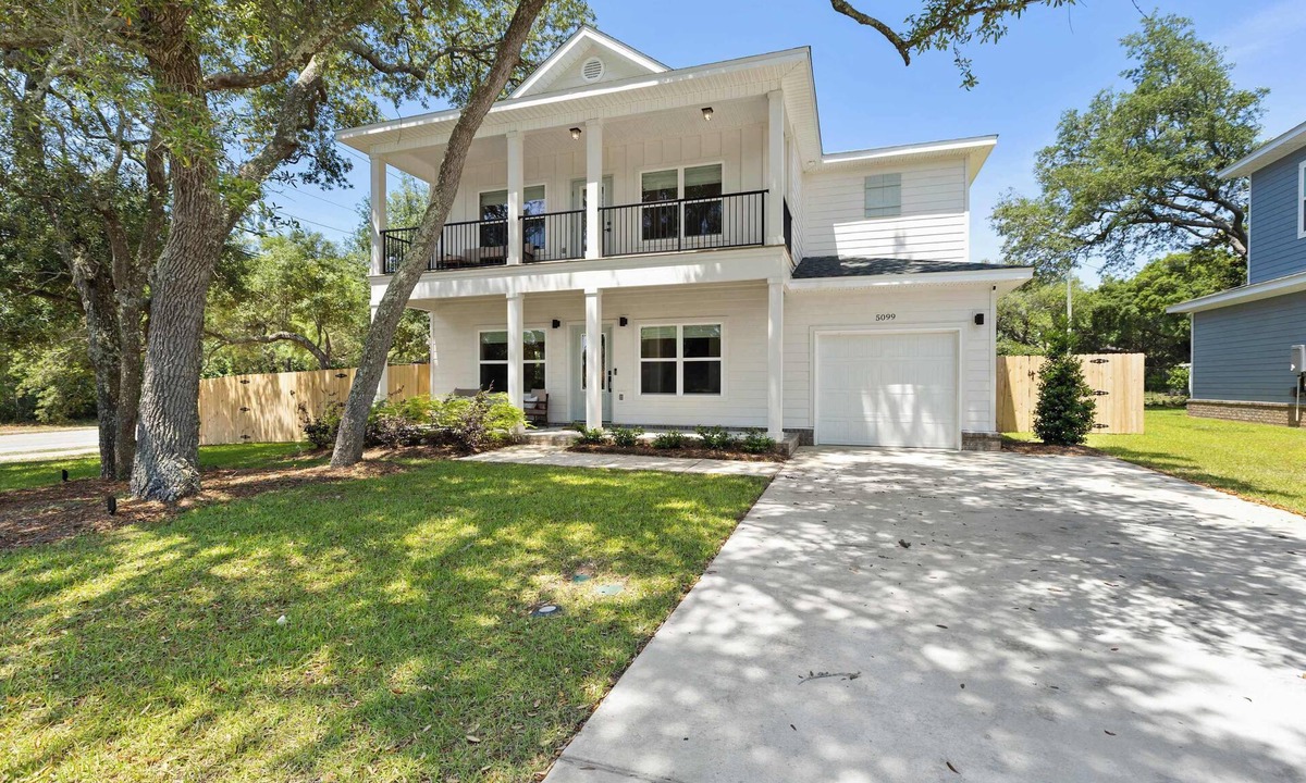 Ono Island House | Spacious 3 Bedroom Home Near Beaches and Shopping!