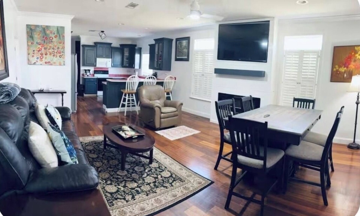Hartsfield House | Spacious 4-bedroom house in the tranquil country