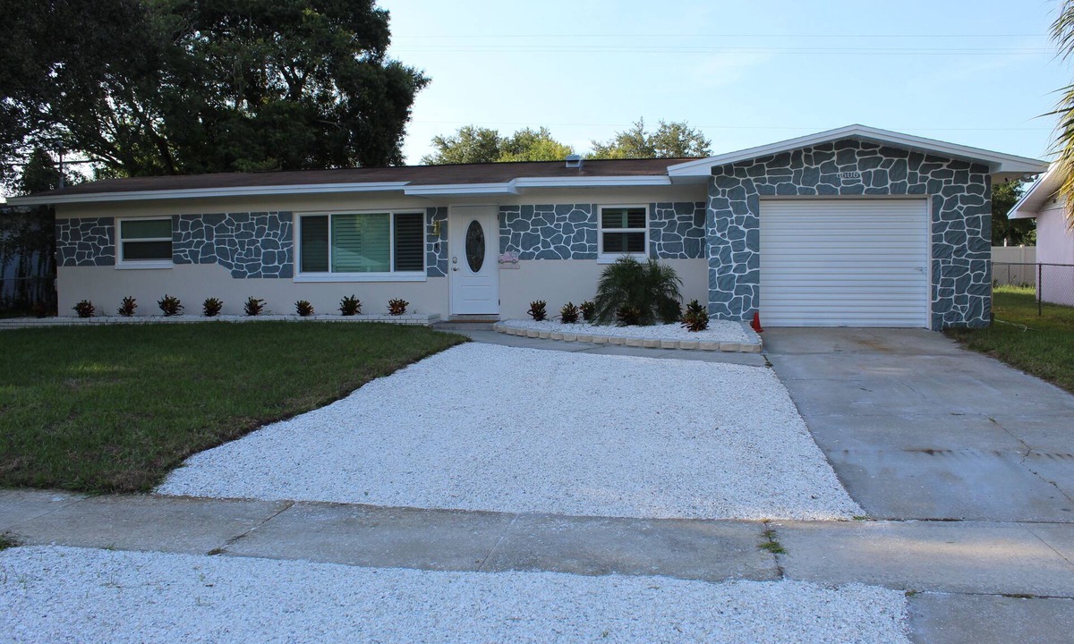 Orient Park House | Spacious 4-bedroom house in fantastic Tampa with AC, WiFi