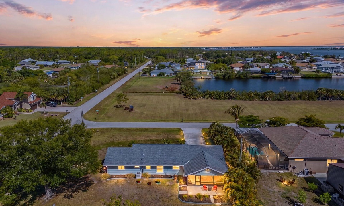 Gulf Cove House | Spacious coastal Pet friendly home close to beaches and shopping.