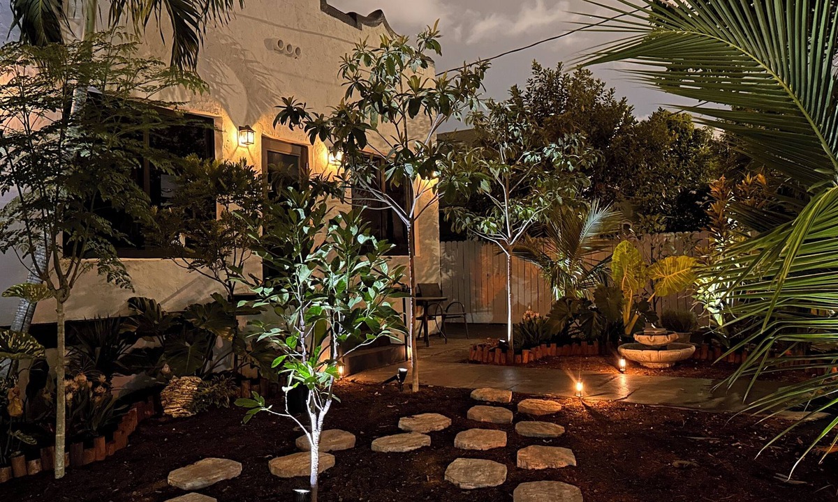 Allapattah House | Spacious, comfortable, and cozy family home and friends to relax and have fun. Explore Miami and South Florida. 7 min. to downtown and 10-20 minutes to several beaches, including South Beach. Very relaxing comfortable space.