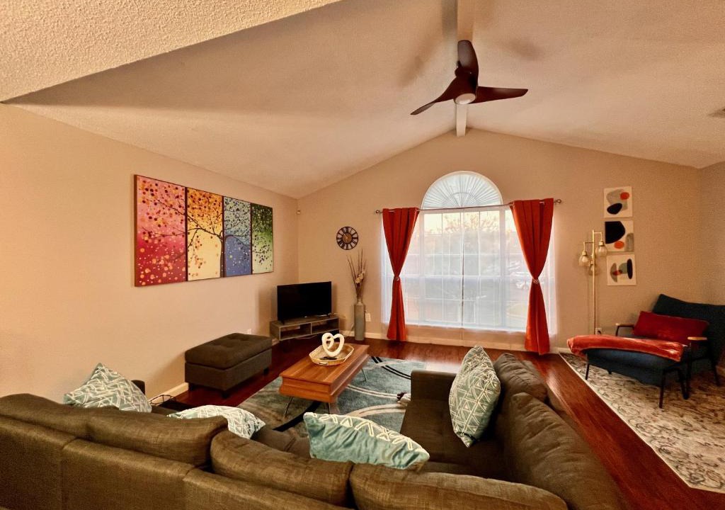 Madison Apartment | Spacious Corporate Condo - 2bd/2ba