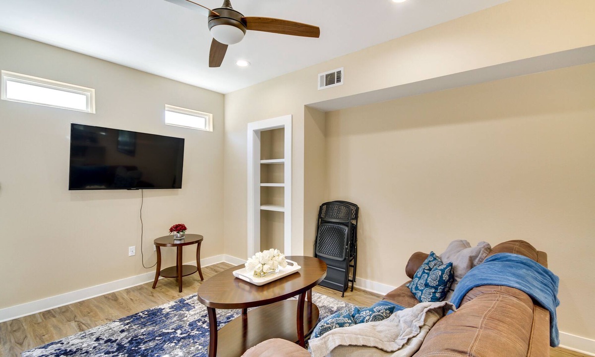 D'Iberville House | Spacious D'Iberville Townhome Near Beach & Casino!
