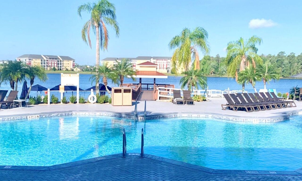 West Kissimmee Hotel | Spacious Sleek Condo with Family-Friendly Amenities | Culver's - 1.6 miles