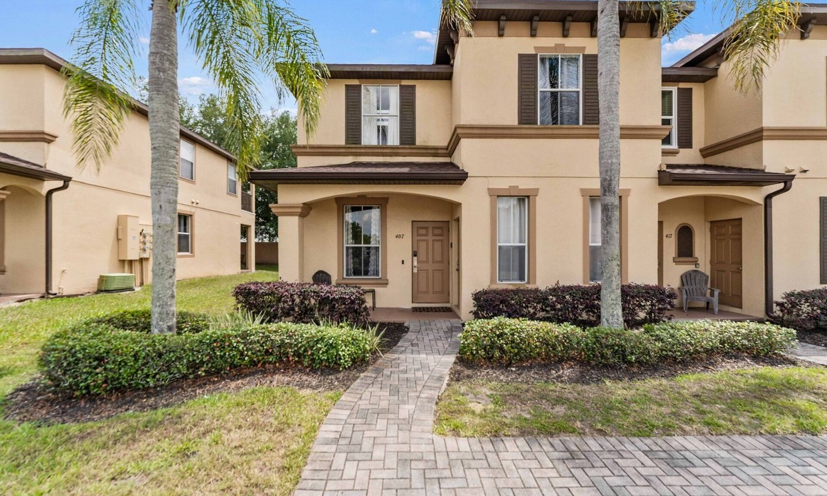 Regal Palms House | Spacious Townhome - 2 King Suites - Pool Access - No Resort Fees - Disney