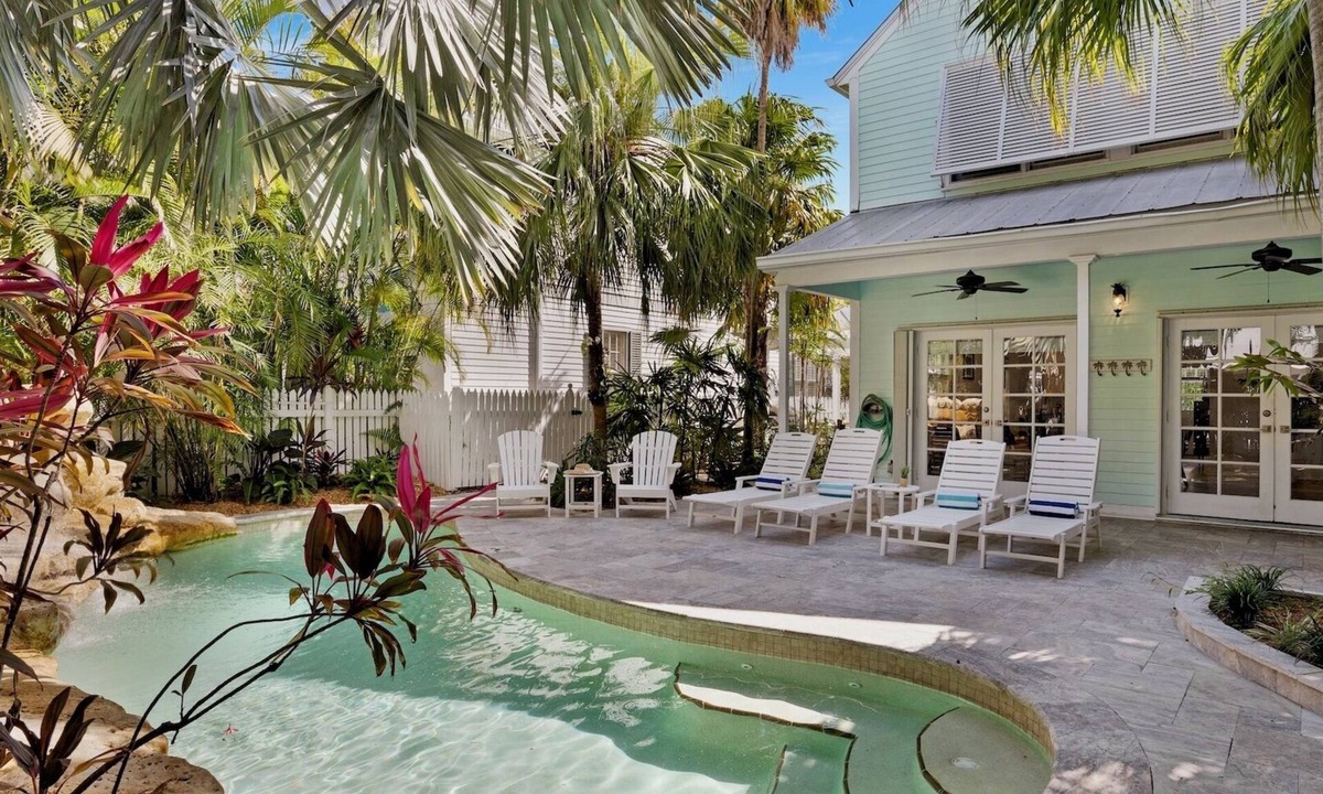 Bahama Village House | Special Summer Rates! *GARDEN OF EMMA* Pool + Last Key White Glove Service.