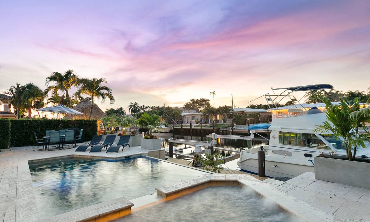 Pompano Isles House | Spectacular waterfront Home! Pool and Hot tub