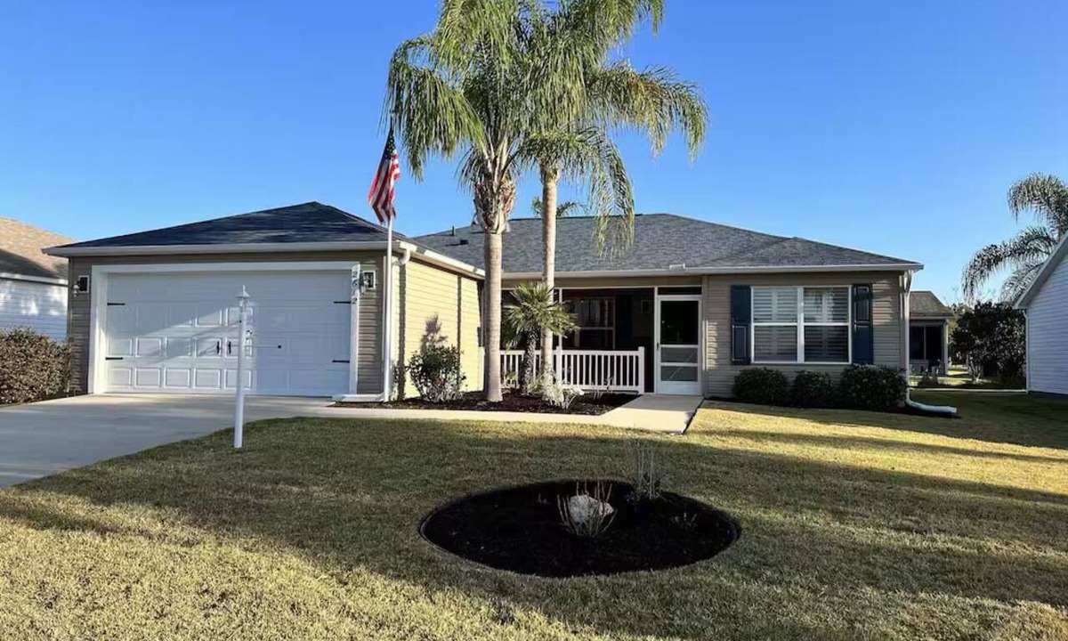 Duval House | Spotless Ranch home in Village of Duval
