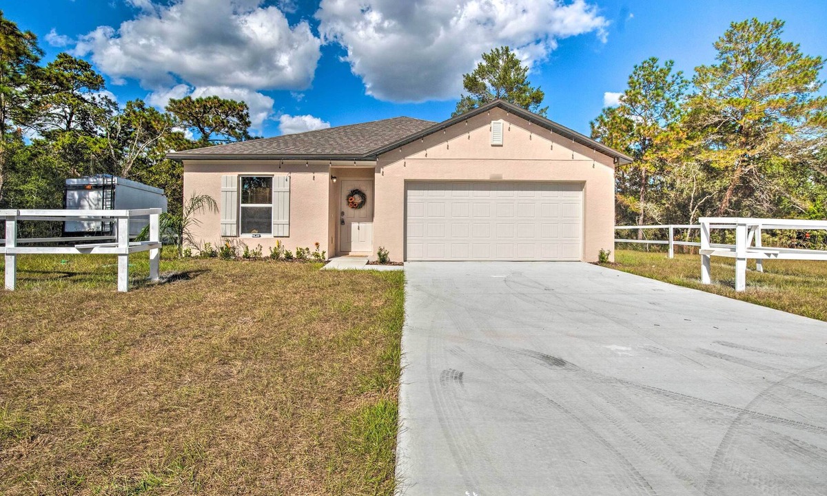 Spring Hill House | Spring Hill Home: 5 Mi to Weeki Wachee Park!