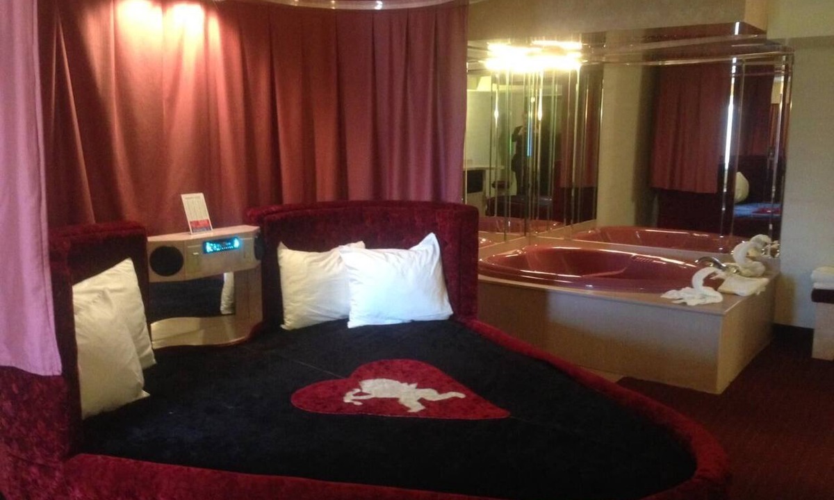 Naperville Hotel | Stardust Motel