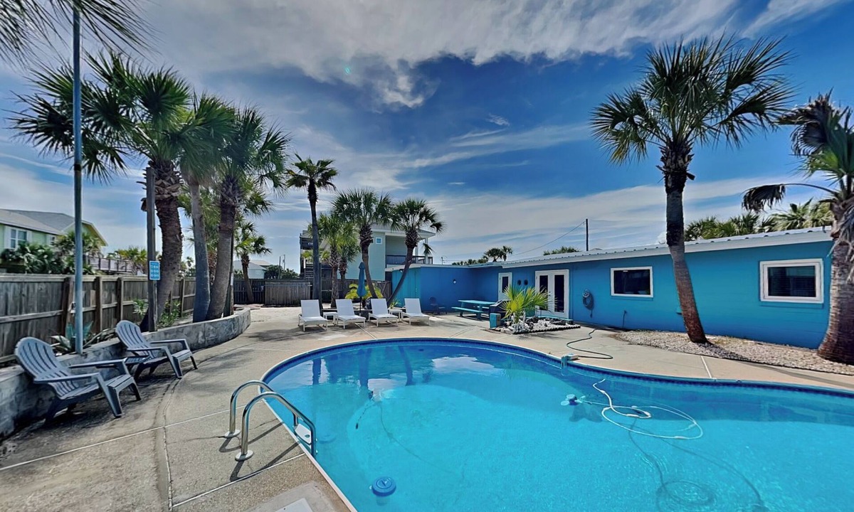 Toilla Segunda House | Stay Awhile | Backyard Oasis, Private Pool, Walk to Beach
