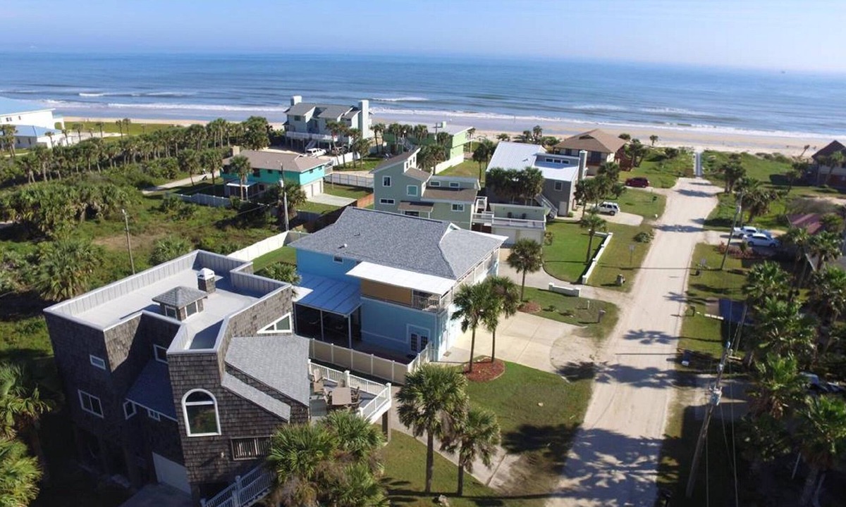 Marineland Acres House | Steps to Beach - 3BR/3BA - Sleeps 8 - Garage