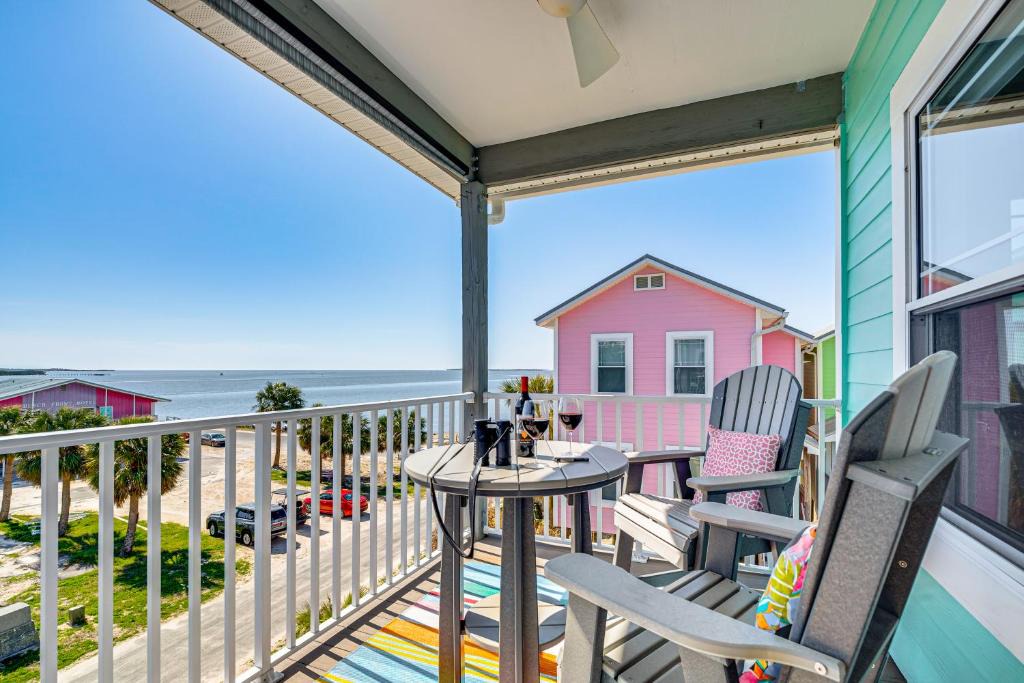 Cedar Key House | Steps to Beach: Home w/Sunset Views in Cedar Key!