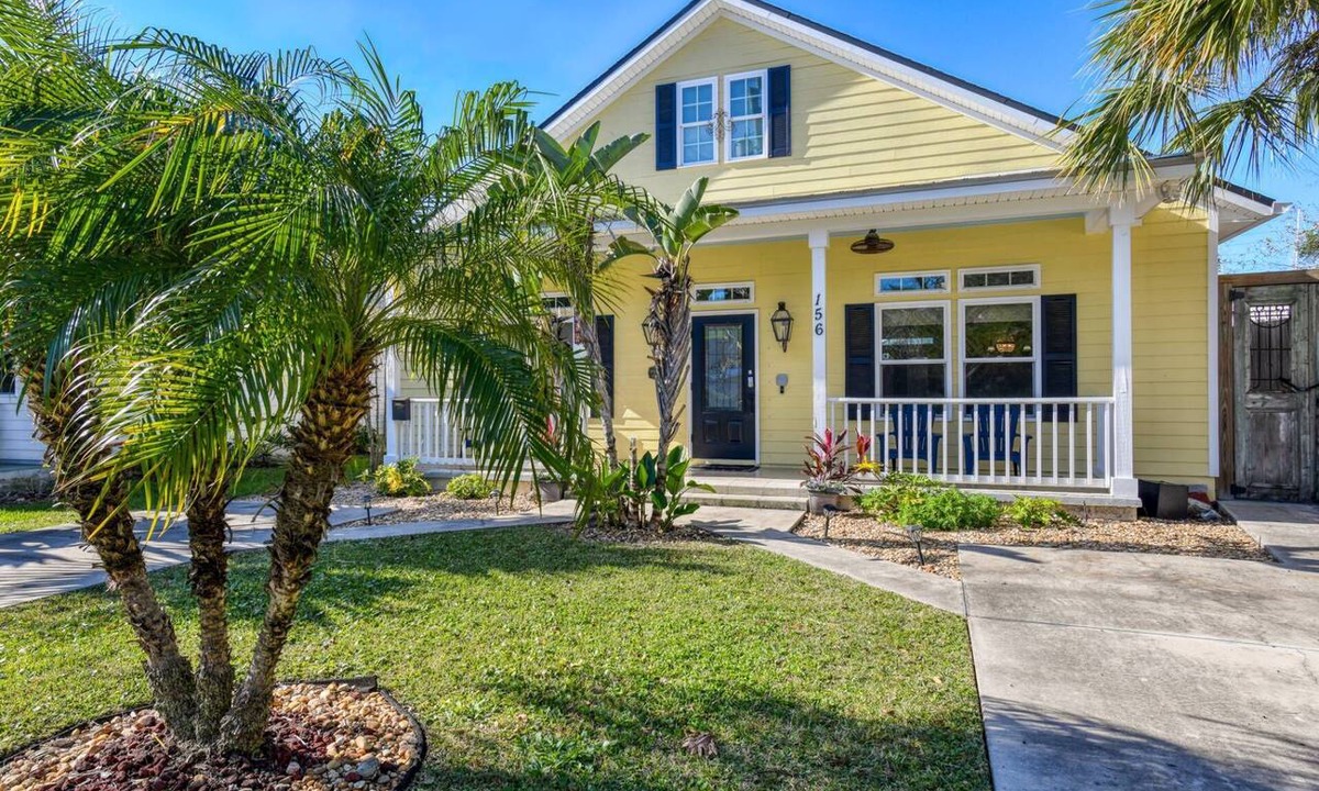Lincolnville House | Steps to Shops, Food, and Historic Downtown, Quiet Street, 5 Miles to Beach! $300 in Free Tickets!