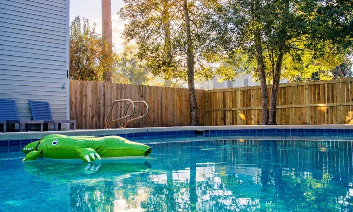 Valdosta House | Steps to VSU Game Day HQ Historic Home Private Pool Sleeps 10