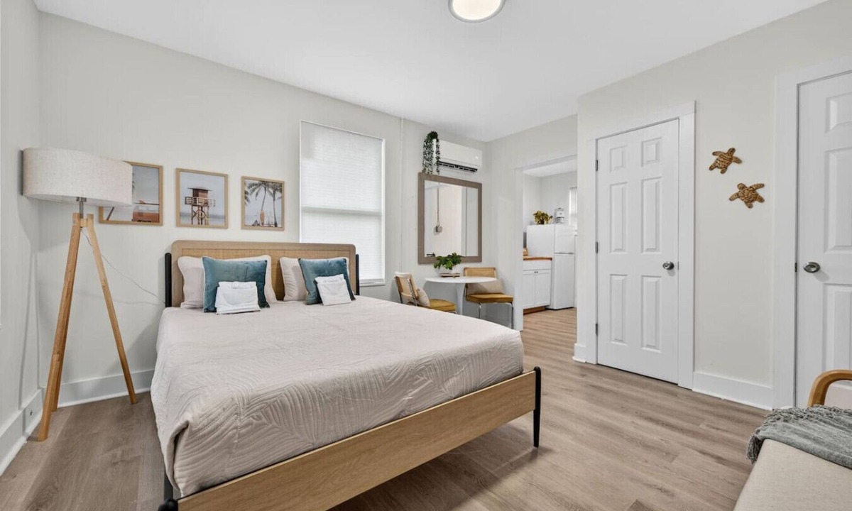 South Pensacola House | Studio Cottage Close to Downtown & NAS
