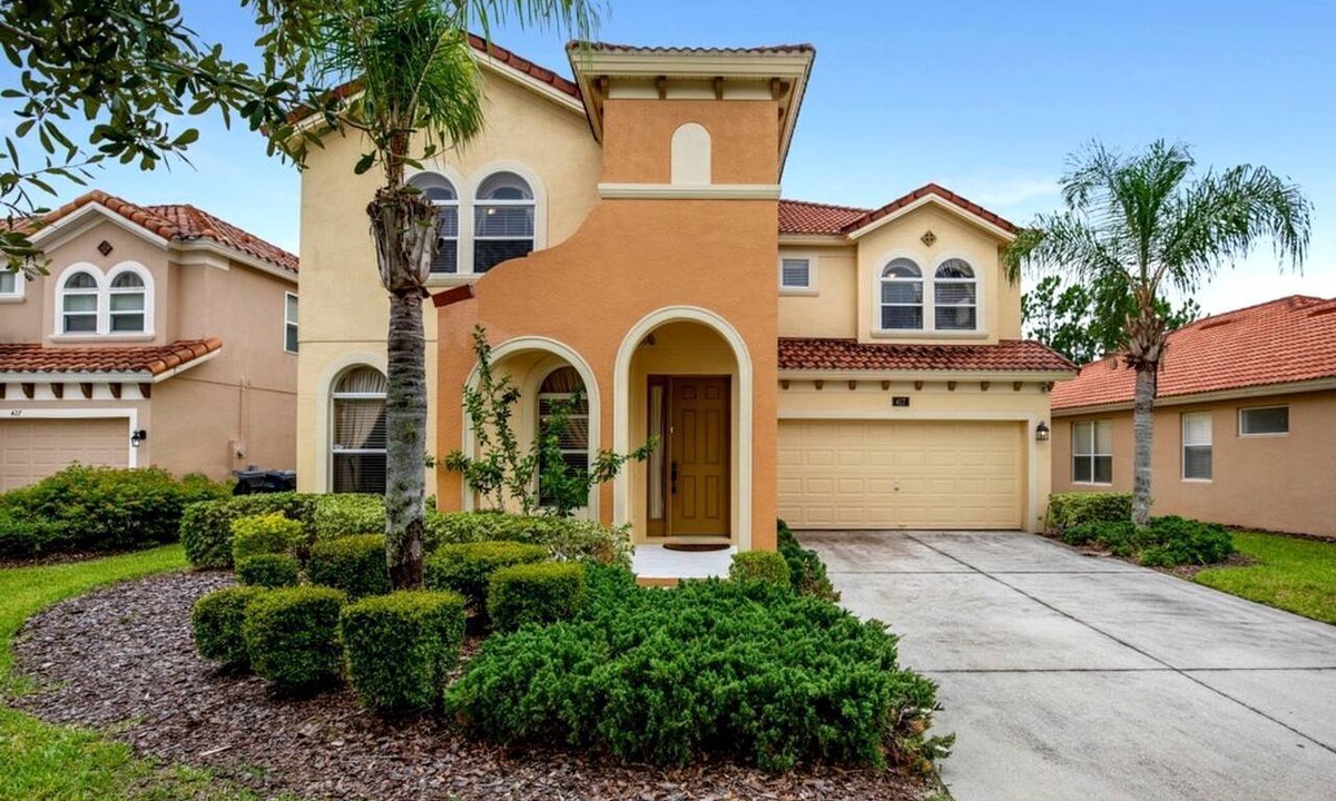 Watersong Cottage | Stunning Cottage with Games and Swimming Pool in Davenport, Florida
