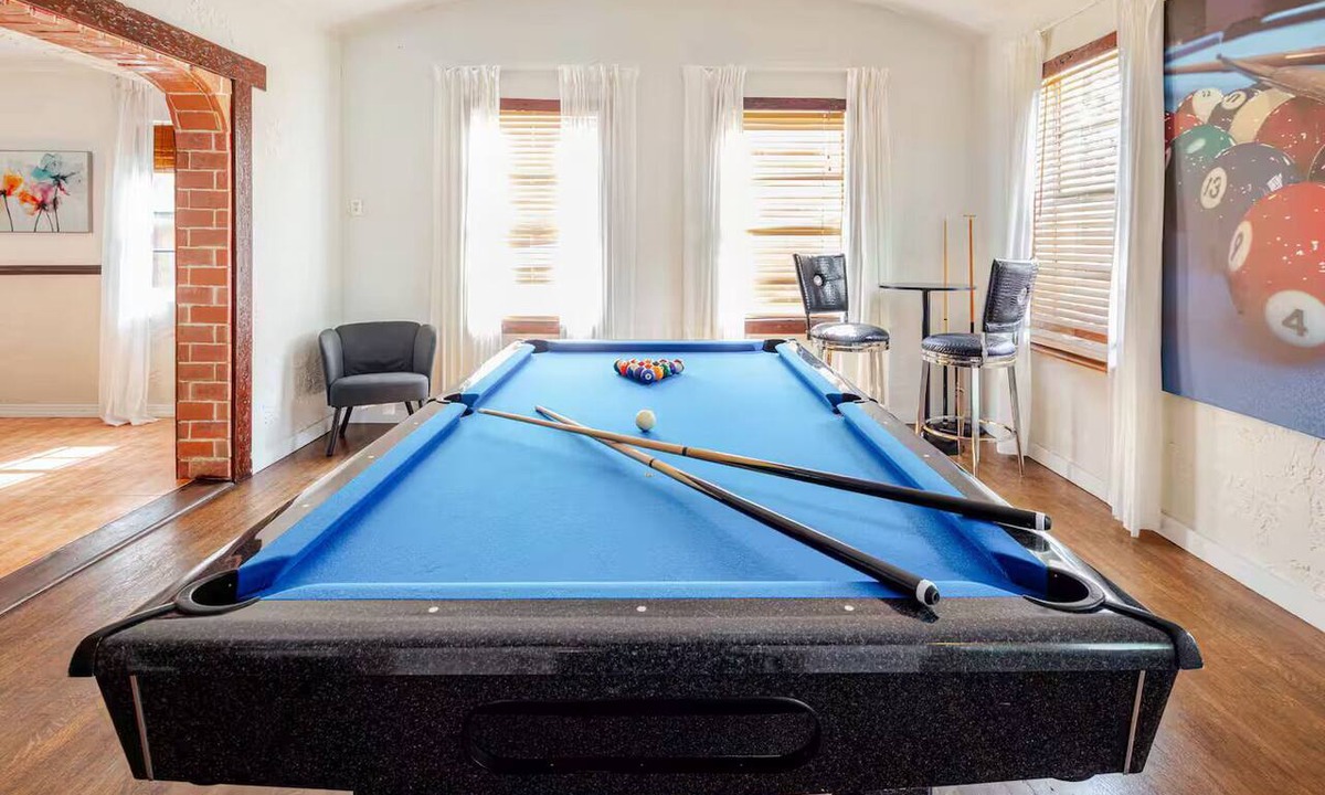 East Little Havana House | Stunning Miami Villa Near Port & MIA, Sleeps 12. Game room