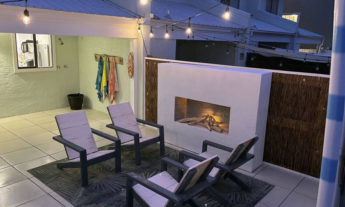 Riviera Beach Villa | Stunningly Remodeled 2-Bedroom Townhouse Across the Street From the Beach!