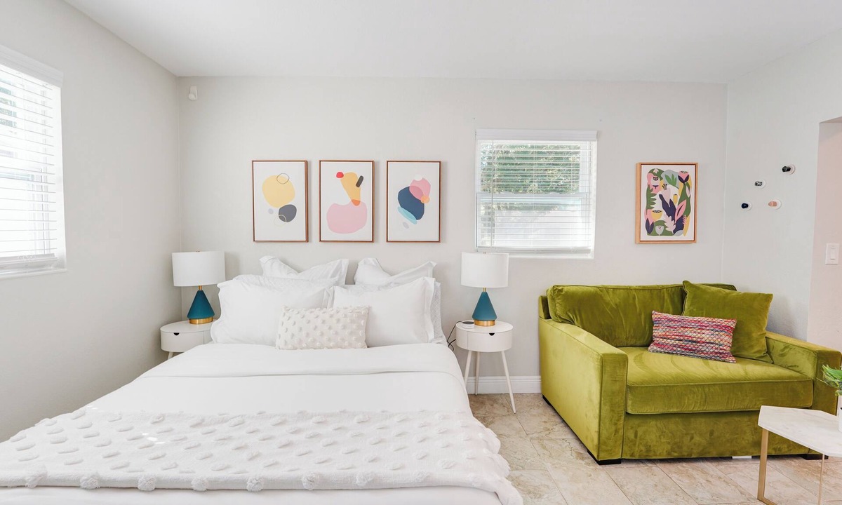 Lake Magdalene Apartment | Stylish 1-bedroom Studio with AC in peaceful Tampa neighborhood
