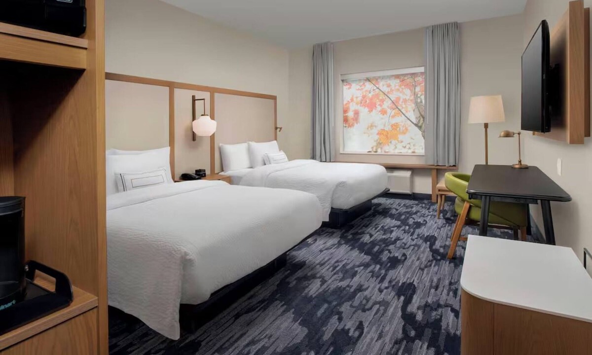 Doral Hotel | Stylish 3 Rooms Perfect for Business | Free Hot Breakfast