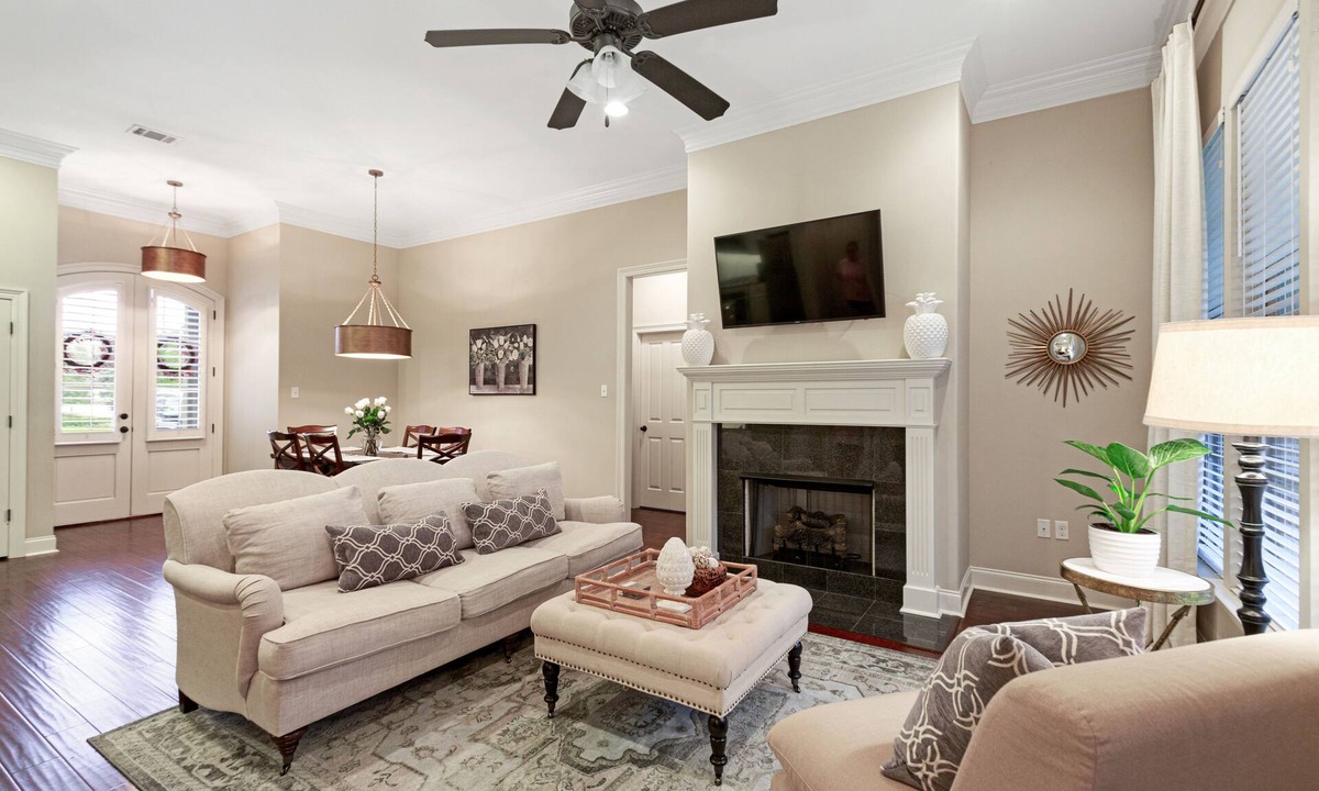 South Baton Rouge House | Stylish 4 bedroom home in the heart of Baton Rouge