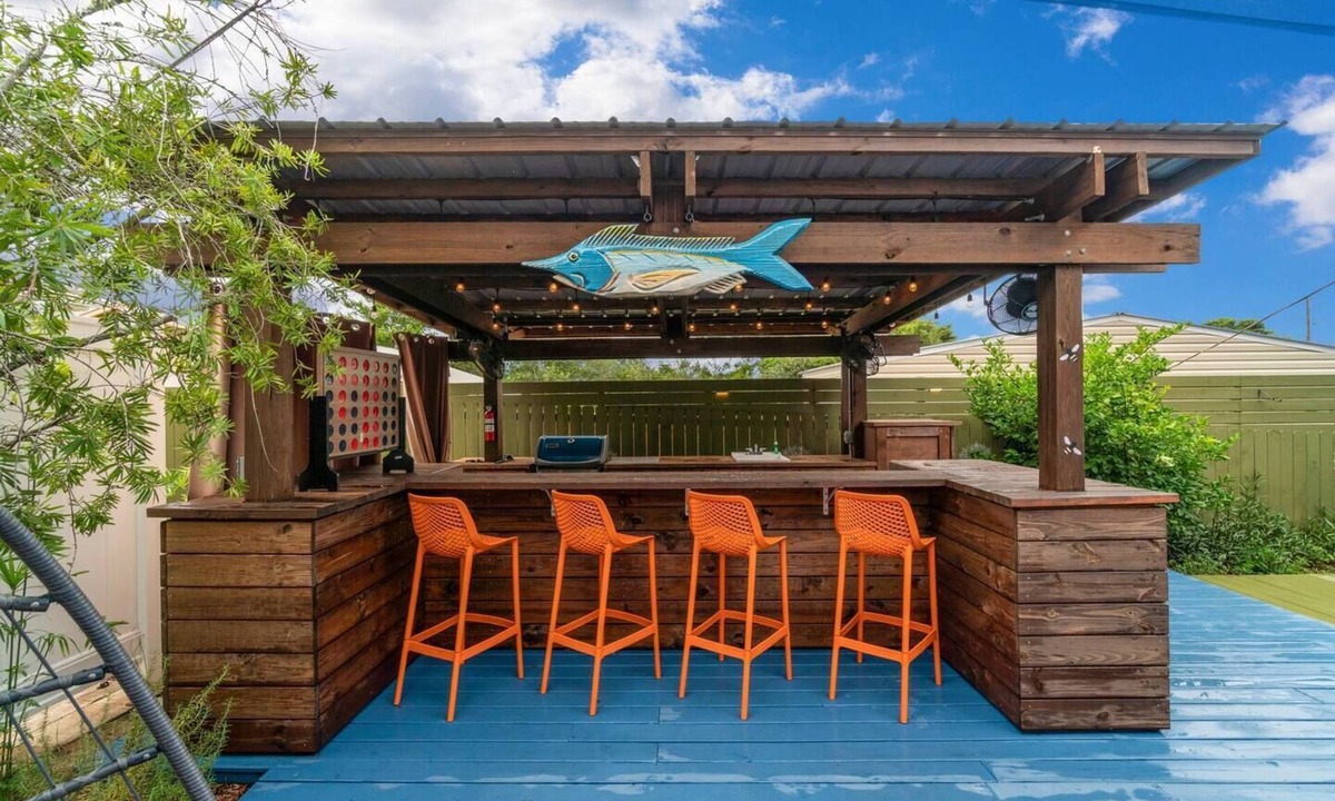 Kiska Beach House | Summer Discounted Rates! l Walk to Beach l Quiet West End of PCB l 5 Mins to 30A