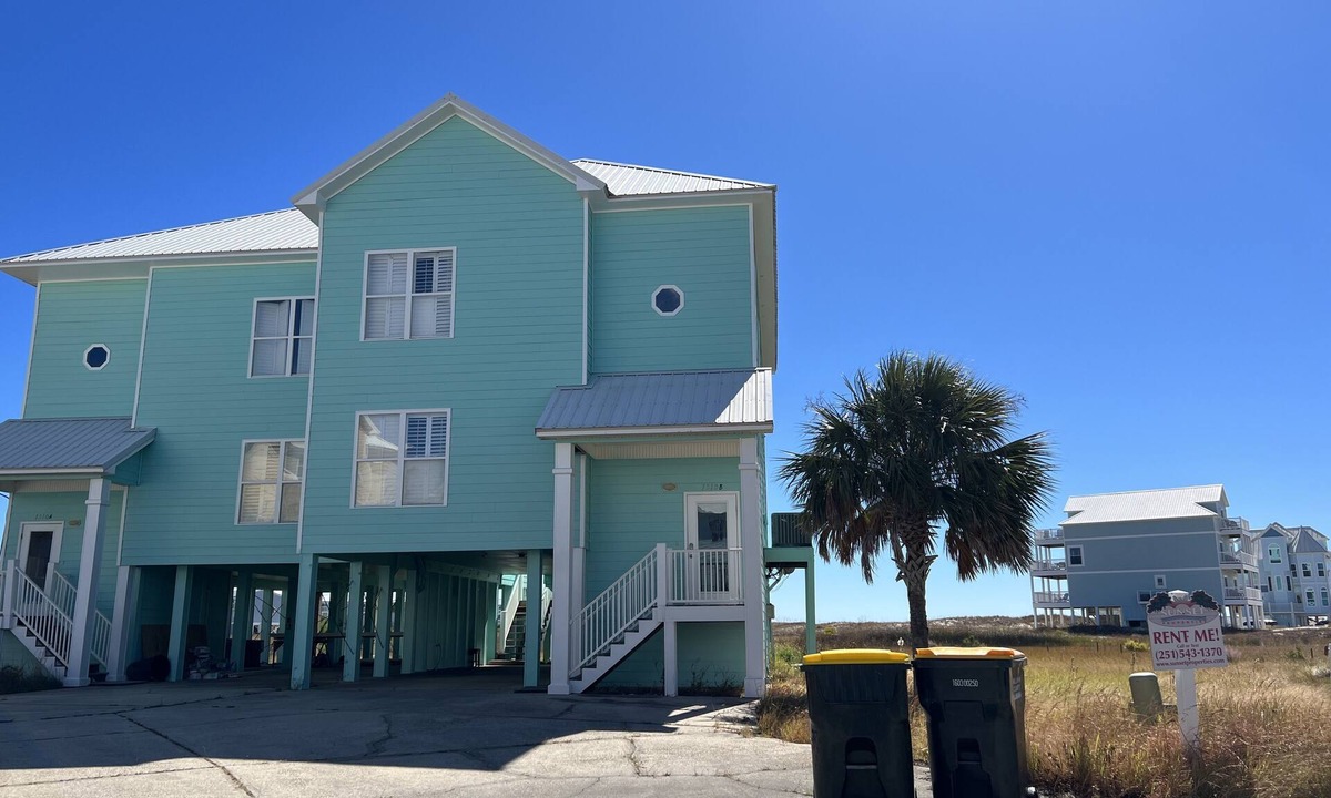 Fort Morgan House | Sundown | 6BR/5.5BA Fort Morgan Home | Sleeps 18 | Gulf Views & Pet-Friendly