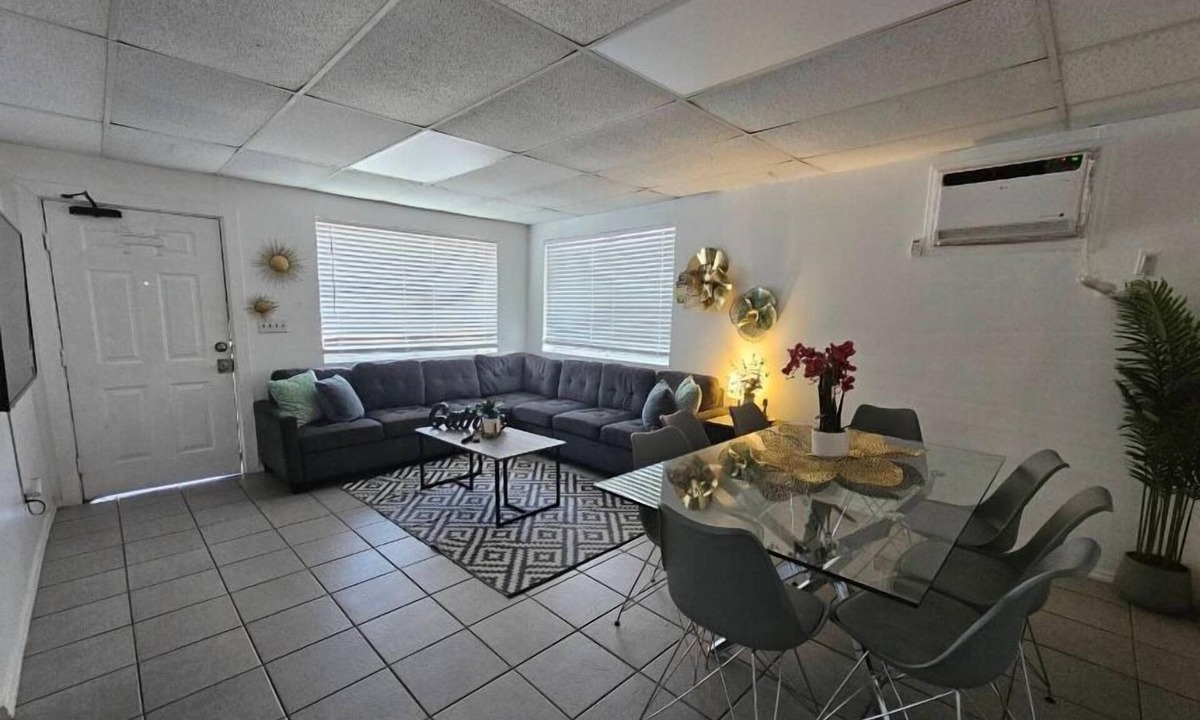 Downtown Hollywood House | Sunny Hollywood Pool Home ~ Near Beach & Casino
