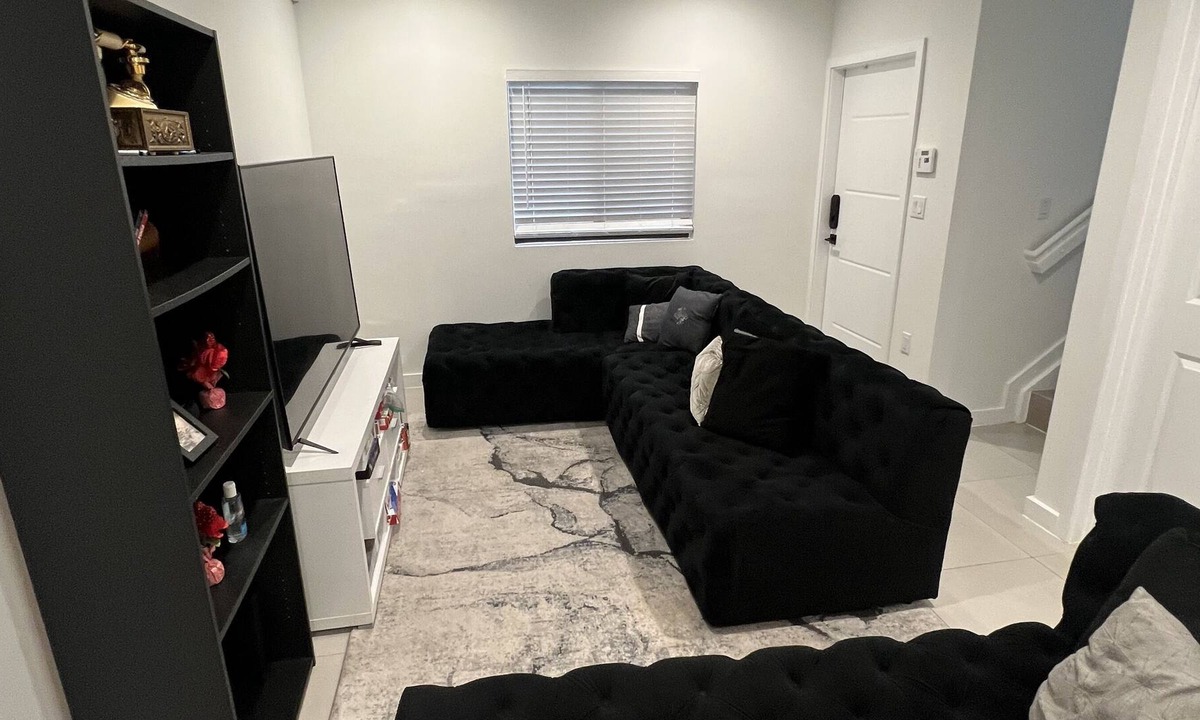 Carol City House | Sunny Miami Gardens Townhouse