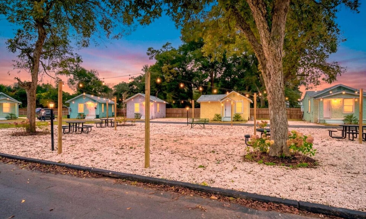 South Pensacola Cottage | Sunny Pensacola Studio Near Beach & Downtown