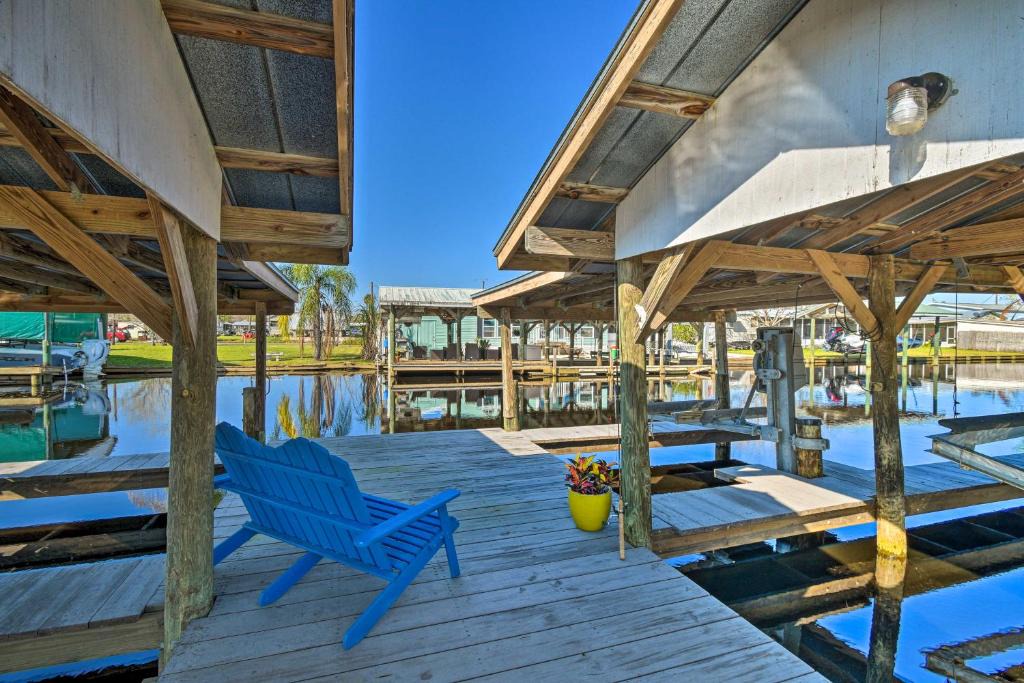 Welaka House | Sunny Waterfront Welaka Home w/Private Dock!