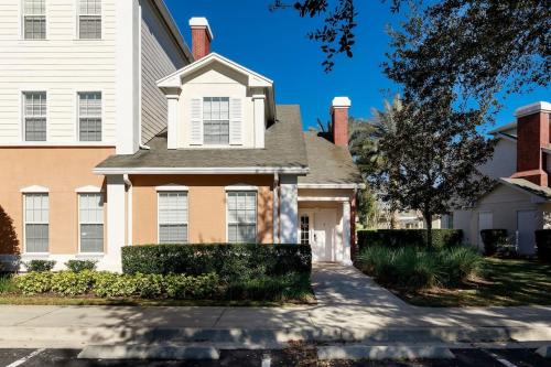 Reunion Apartment | Sunset View Prestigious Reunion Townhome