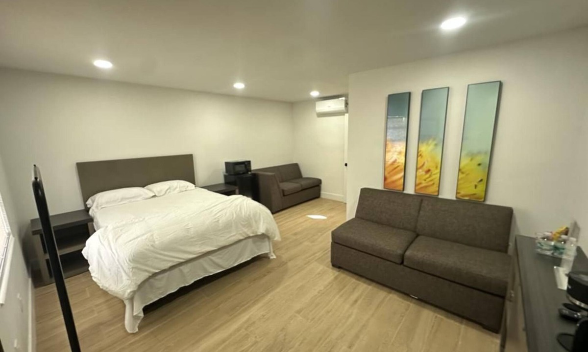 Pappas Colony Hotel | Sunshine Inn