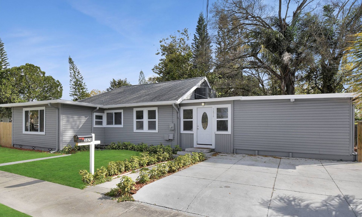 Pinellas Park House | Sunshine Stay 3Bed 2Bath Oasis Near Beaches And Downtown St Petersburg