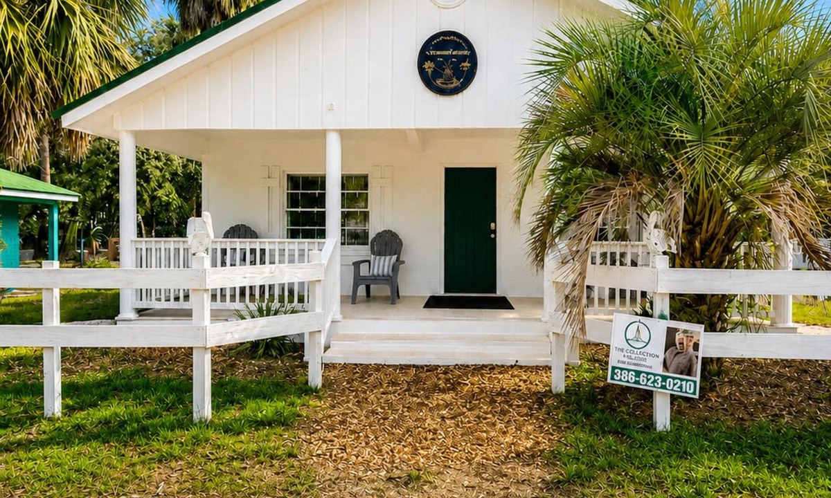 Suwannee House | Suwannee River Getaway. Sleeps 8. Boat Parking. Minutes to Marina.